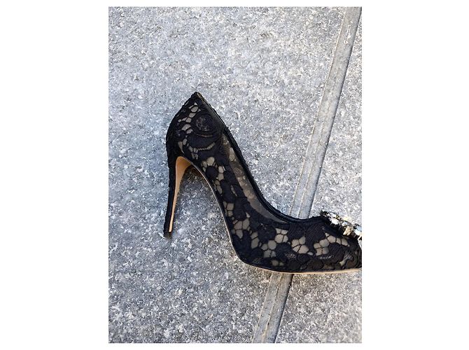 Dolce & Gabbana Décolleté in pizzo nero con cristalli - vista 2