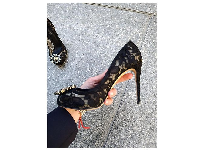 Dolce & Gabbana Décolleté in pizzo nero con cristalli - vista 4
