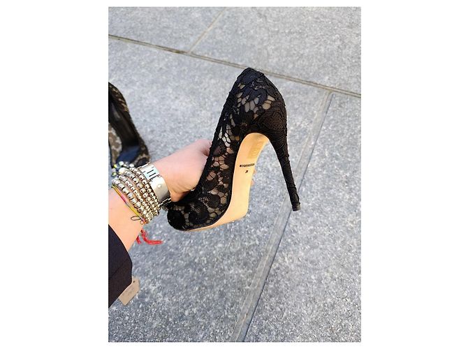 Dolce & Gabbana Décolleté in pizzo nero con cristalli - vista 7