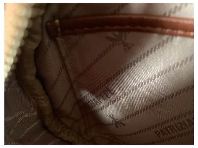 Borsa a tracolla rotonda in pelle marrone Patrizia Pepe - vista 5