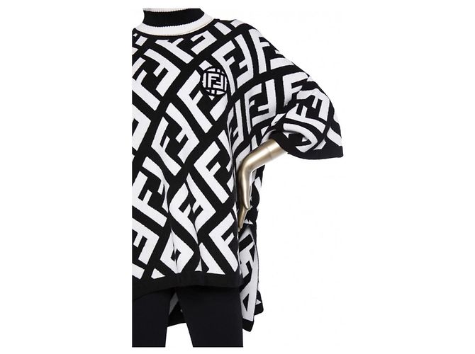 PONCHO PULL CAPA FENDI TAMAÑO ÚNICO NUEVO Negro - vista 3