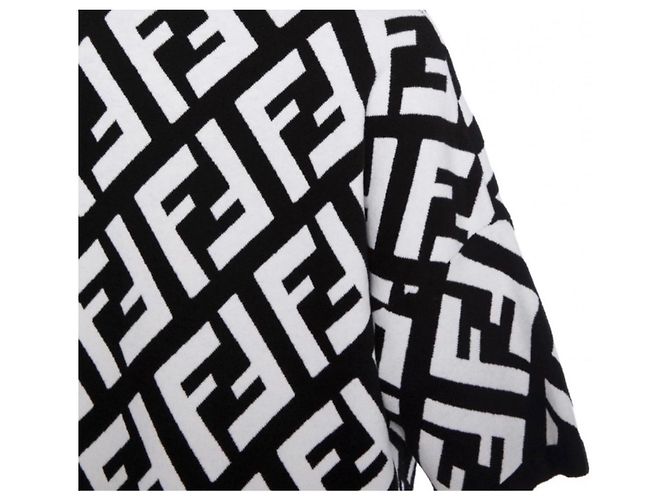 PONCHO PULL CAPA FENDI TAMAÑO ÚNICO NUEVO Negro - vista 4