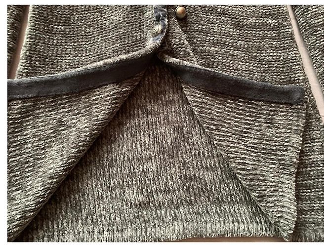 Autre Marque Grau melierter Wollcardigan mit dekorativen Knöpfen - Ansicht 4