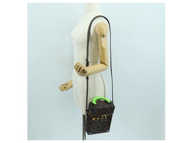 LOUIS VUITTON Sac à bandoulière Monogram Vertical Box Trunk M59664 LV Auth ARZ543SAM Monogramme - vue 27