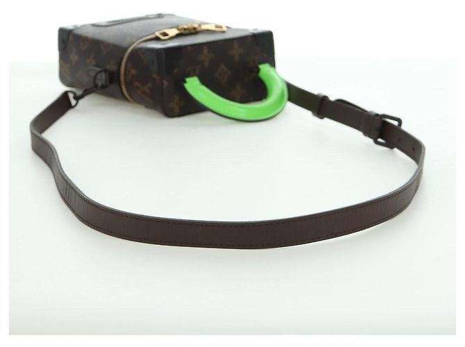 LOUIS VUITTON Sac à bandoulière Monogram Vertical Box Trunk M59664 LV Auth ARZ543SAM Monogramme - vue 8