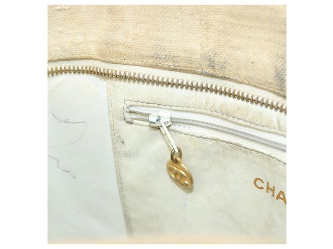 Borsa tote standard CHANEL in tela beige con CC dorato Auth BSZ077 D'oro - vista 22