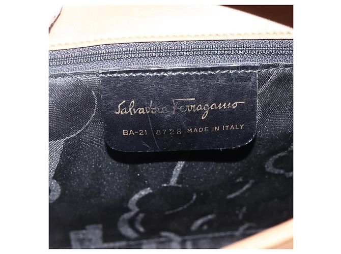 Borsa a Spalla Salvatore Ferragamo in Pelle Marrone Oro Auth ka3200 D'oro - vista 15