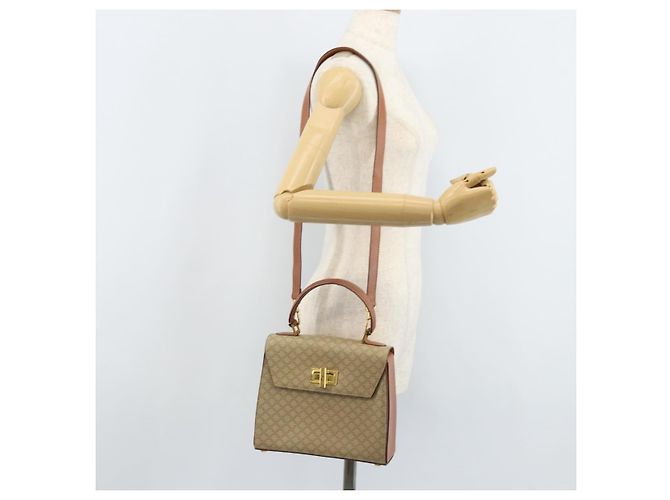 Céline Borsa a mano in tela Macadam CELINE PVC 2 in 1 Beige Oro Auth BSZ537A D'oro - vista 25