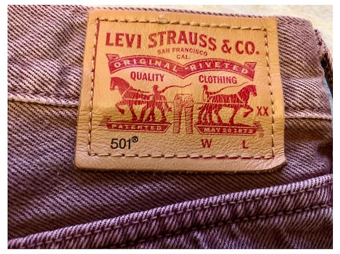 Levi's 501 Shorts aus farbigem Denim - Ansicht 3