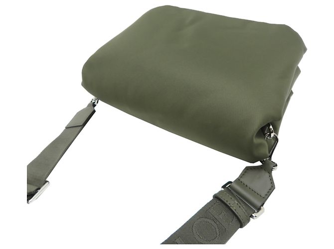 Borsa a Spalla Goya Puffer di Loewe Verde Cachi - vista 4