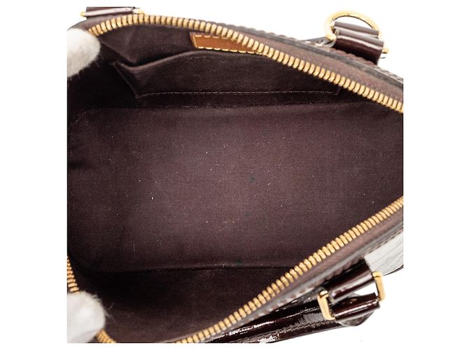 Louis Vuitton Alma BB in Vernis Monogram Viola Porpora - vista 4