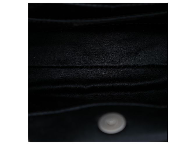 Borsa da sera in satin nero Camelia di Chanel - vista 4