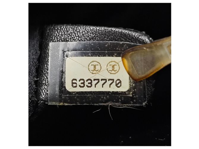 Borsa da sera in satin nero Camelia di Chanel - vista 6