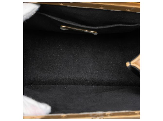 Borsa piccola Chanel in pelle di vitello dorata con chiusura a bacio D'oro - vista 4