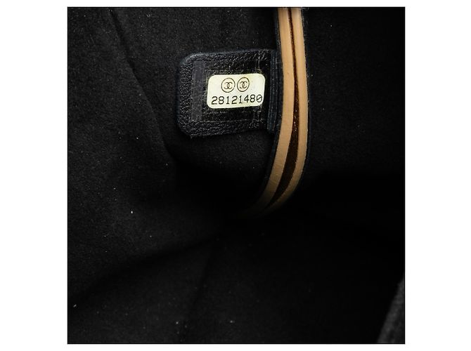 Borsa piccola Chanel in pelle di vitello dorata con chiusura a bacio D'oro - vista 6