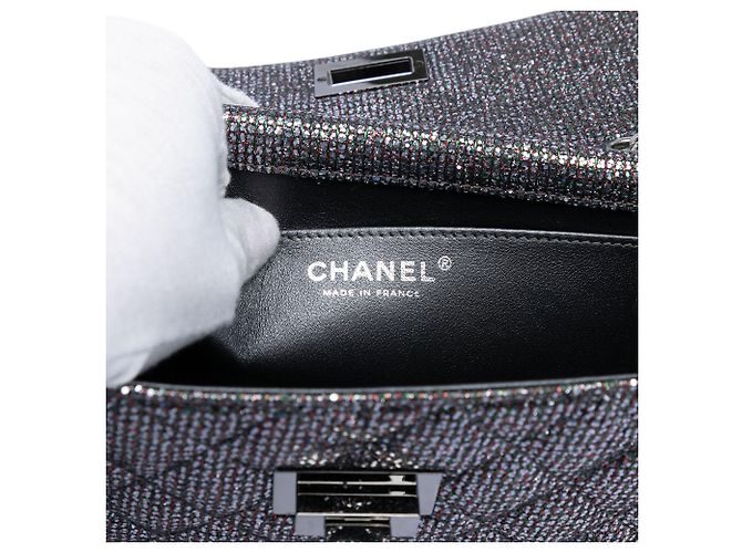 Chanel Argento Trapuntato Glitter Tela Riedizione 2.55 Borsa a Flap - vista 5