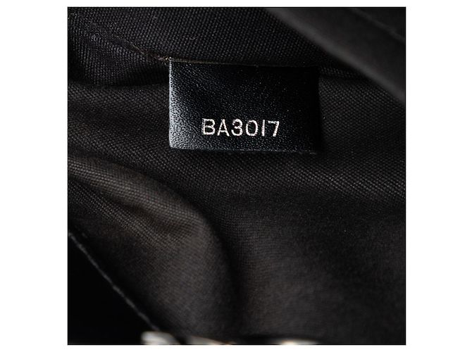Louis Vuitton Passy PM in Epi Nero - vista 6