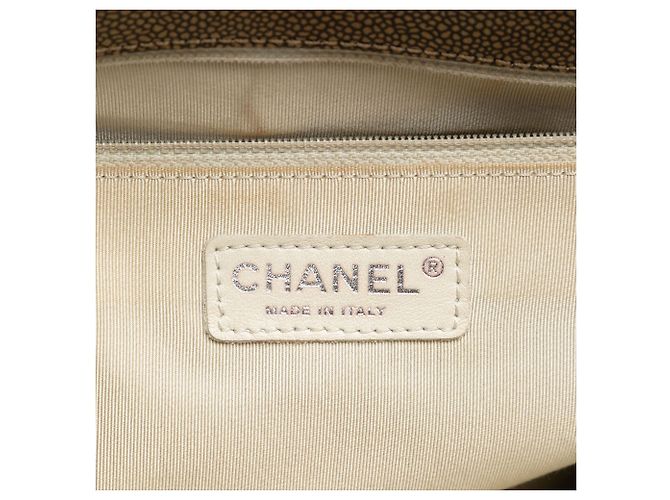 Chanel Große Einkaufstasche aus braunem Metallic-Caviar Bronze - Ansicht 5