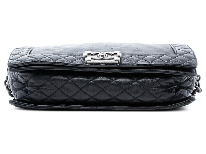 Chanel Noir Moyen En Cuir De Veau Boy Reverso Flap - vue 3