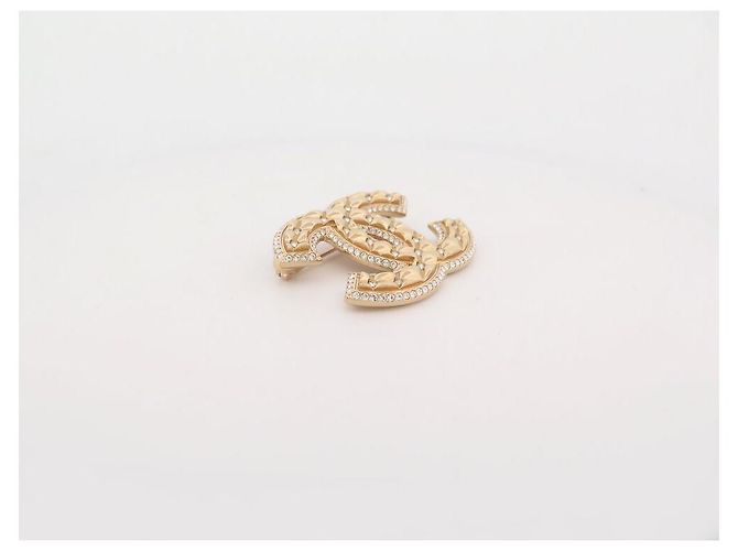 NUOVO BROCCHE CHANEL LOGO CC QUILTATO IN METALLO DORATO E STRASS D'oro - vista 4