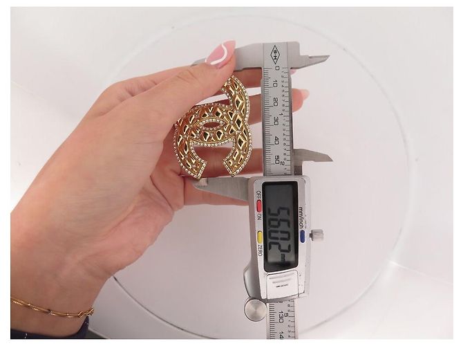 NUOVO BROCCHE CHANEL LOGO CC QUILTATO IN METALLO DORATO E STRASS D'oro - vista 9