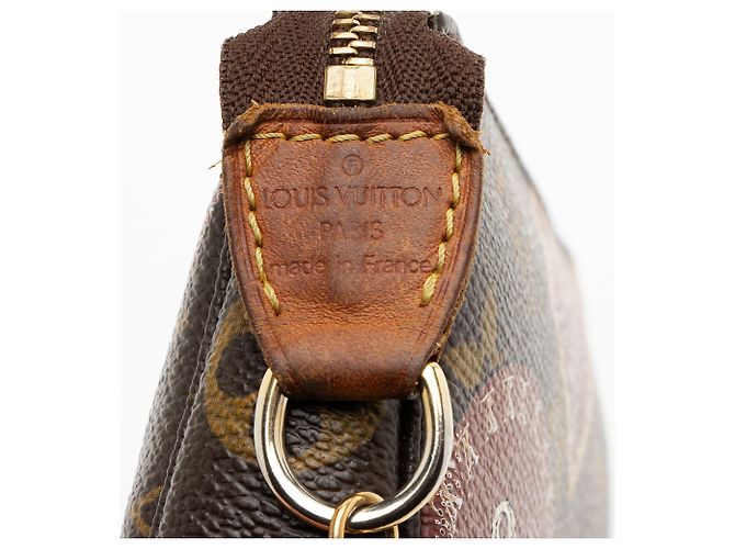 Mini Pochette Accessoires de lona Monogram con parches de edición limitada Louis Vuitton Castaño Beige - vista 8