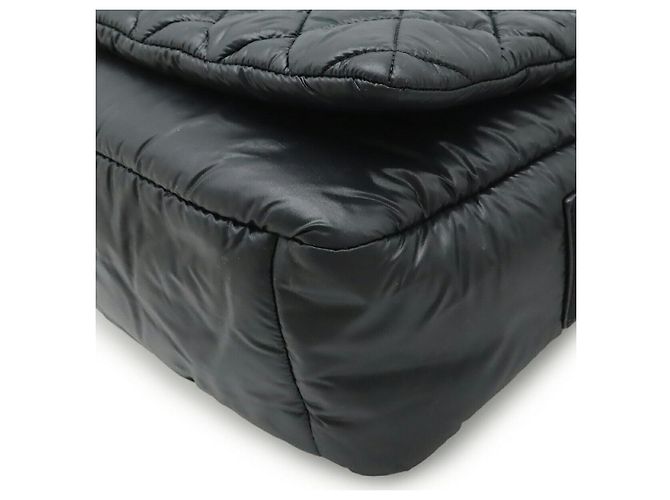 Borsa a tracolla piccola in nylon e pelle Chanel Cocoon Nero - vista 3