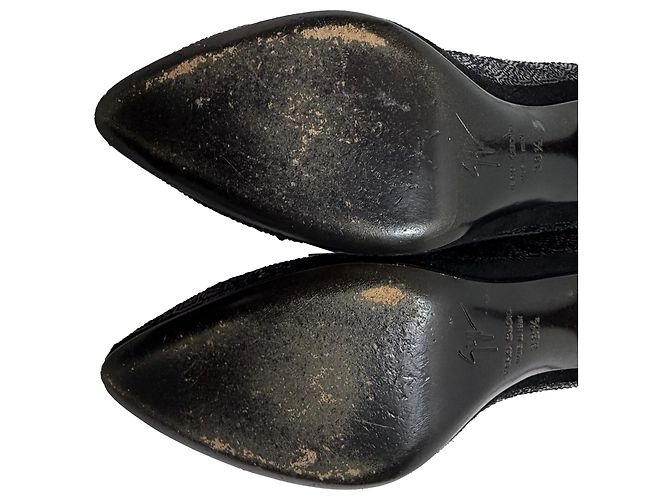 Décolleté a punta tonda in suede nero con paillettes Giuseppe Zanotti - vista 10