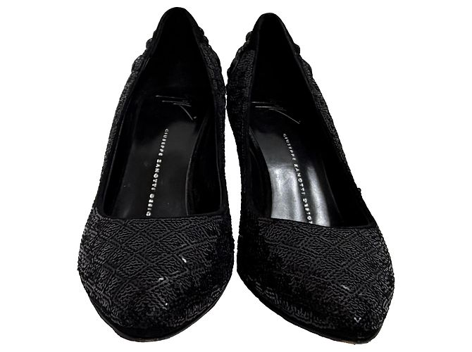 Décolleté a punta tonda in suede nero con paillettes Giuseppe Zanotti - vista 2