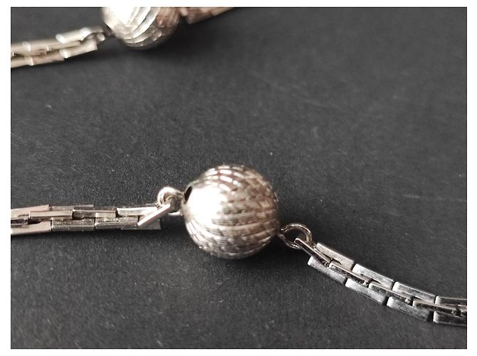 Christian Dior Sautoir Halskette Silberfarben mit Gerippten Perlen - Ansicht 3