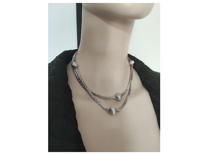 Christian Dior Sautoir Halskette Silberfarben mit Gerippten Perlen - Ansicht 7