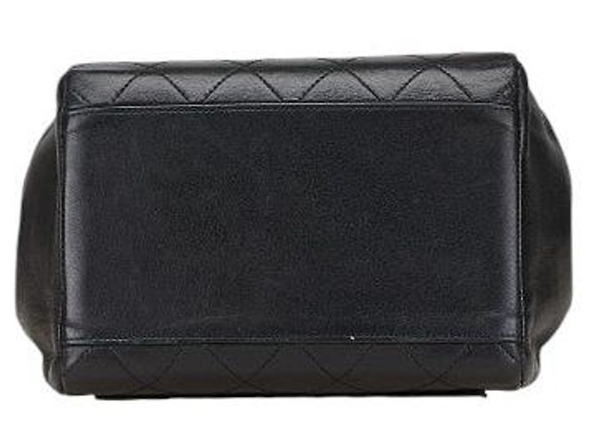 Timeless Borsa a mano in pelle di agnello matelassé Chanel Coco Mark Nero - vista 3