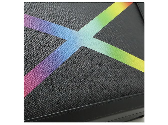 Borsa a spalla Pochette Noir Soft Trunk Taiga Rainbow di Louis Vuitton Nero - vista 10
