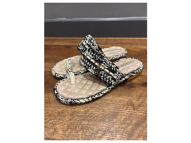 Sandali in catena intrecciata neri e bianchi Chanel Nero Bianco D'oro - vista 11