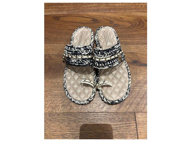 Sandali in catena intrecciata neri e bianchi Chanel Nero Bianco D'oro - vista 2
