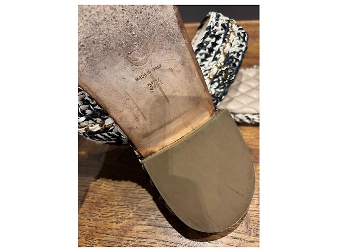 Sandali in catena intrecciata neri e bianchi Chanel Nero Bianco D'oro - vista 3