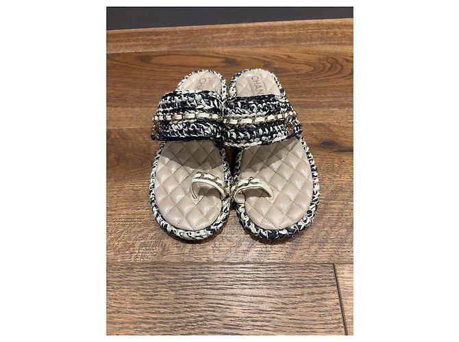 Sandali in catena intrecciata neri e bianchi Chanel Nero Bianco D'oro - vista 9