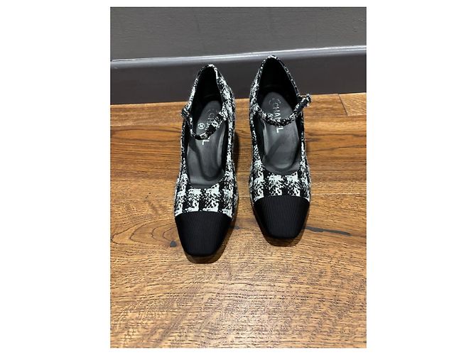 Chanel Tweed Mary Jane Absätze Schwarz Weiß - Ansicht 10