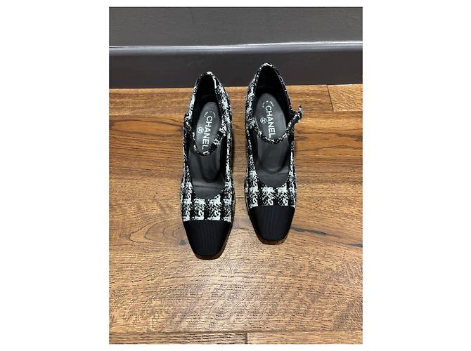 Chanel Tweed Mary Jane Absätze Schwarz Weiß - Ansicht 11