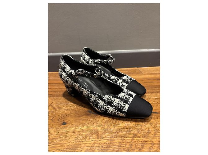 Chanel Tweed Mary Jane Absätze Schwarz Weiß - Ansicht 2