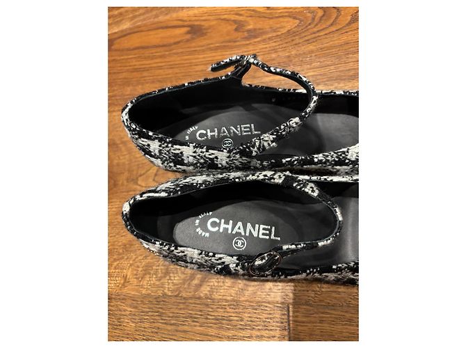 Chanel Tweed Mary Jane Absätze Schwarz Weiß - Ansicht 5