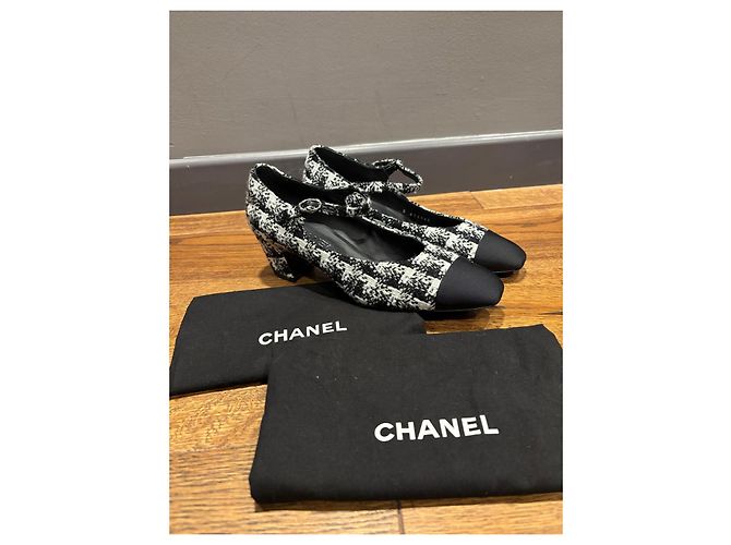 Chanel Tweed Mary Jane Absätze Schwarz Weiß - Ansicht 8