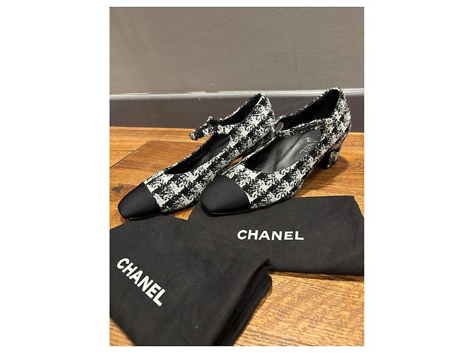 Chanel Tweed Mary Jane Absätze Schwarz Weiß - Ansicht 9
