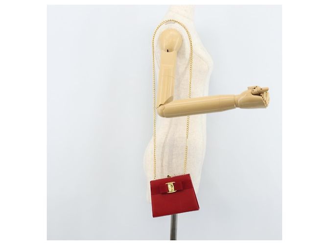 Borsa a Spalla Vala Chain in Pelle Rossa e Oro Auth ARZ298 di Salvatore Ferragamo Rosso D'oro - vista 21