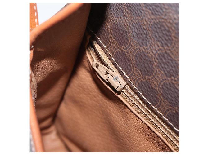 Céline Borsa a spalla circolare in tela Macadam CELINE in pelle PVC marrone oro Auth ARZ089 D'oro - vista 20