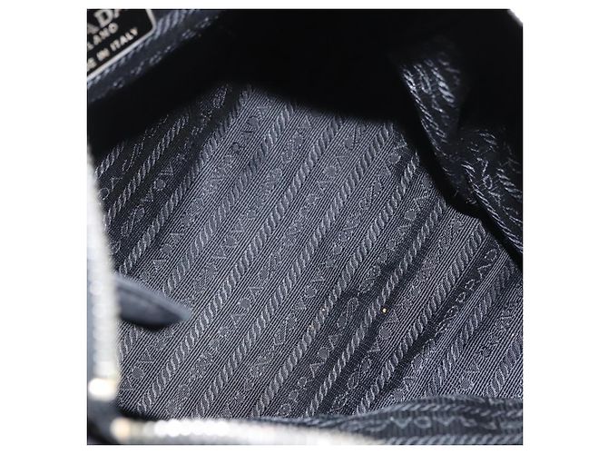 Bolso de Hombro con Cadena Prada de Nailon Negro y Oro Auth bs34051 Dorado - vista 11