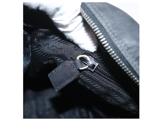 Bolso de Hombro con Cadena Prada de Nailon Negro y Oro Auth bs34051 Dorado - vista 21