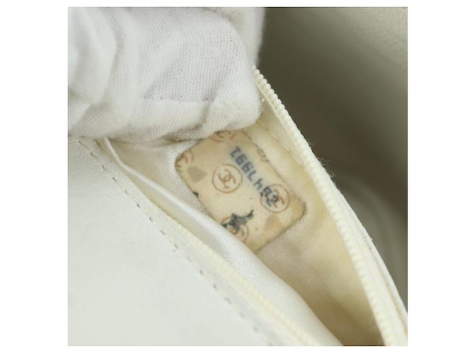 CHANEL Bolsa de Ombro Griboa V Stitch em Couro Branco Ouro CC Auth ARZ551SAV Dourado - vue 11