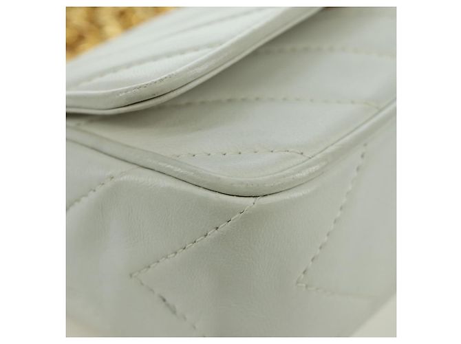 CHANEL Bolsa de Ombro Griboa V Stitch em Couro Branco Ouro CC Auth ARZ551SAV Dourado - vue 15