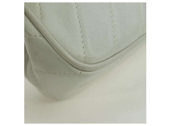 CHANEL Bolsa de Ombro Griboa V Stitch em Couro Branco Ouro CC Auth ARZ551SAV Dourado - vue 17